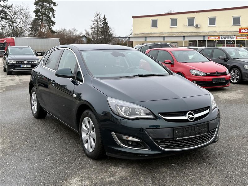 Opel Astra 1,4 iT 103kW,Xenon,Navi,Výhřev - fotka 31 z 32