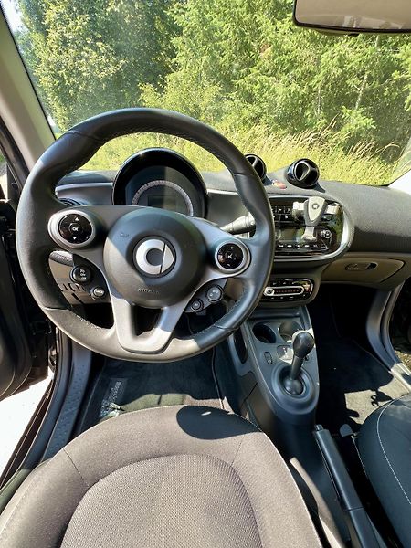 Smart Fortwo (2016) Smart Fortwo Coupé 1.0 52 kW - fotka 10 z 15