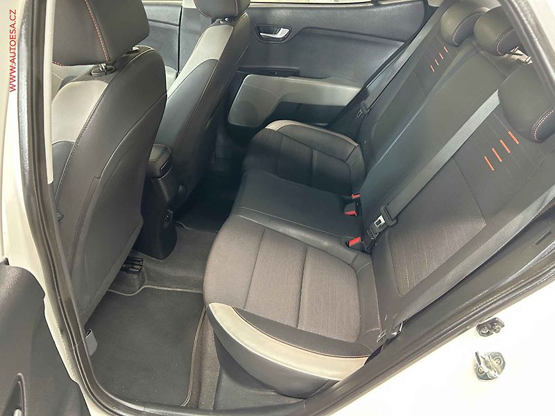 Kia Stonic (2019) 1.0 T-GDi, Exclusive, kamera - fotka 10 z 15