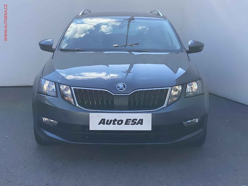 Škoda Octavia (2018) 1.6 TDi, Clever, DSG, navi - fotka 2 z 17