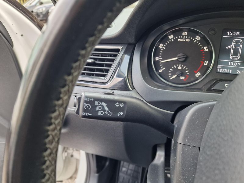 Škoda Rapid 1,2TSI 77KW STYLE+ PANORAMA - fotka 16 z 19
