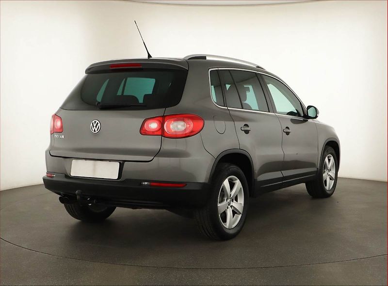 Volkswagen Tiguan (2009) 2.0 TDI, 4X4, Xenony - fotka 5 z 13