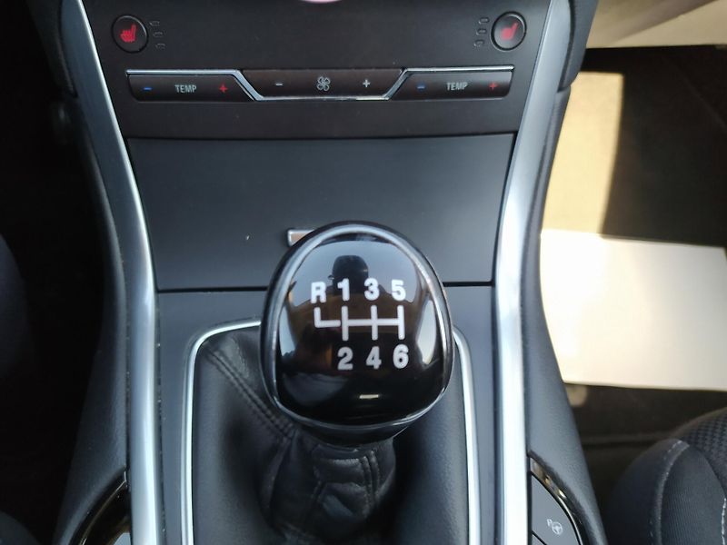 Ford S-MAX (2022) 2.0 EcoBlue 110kW/150k Titaniu - fotka 14 z 20