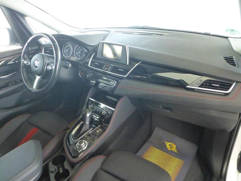 BMW Řada 2 (2016) 2,0D*NAVI*ALU*VYHŘ.SED*M.PAKET - fotka 17 z 31