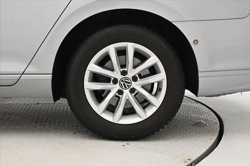 Volkswagen Passat 1,5 TSI 110 kW Business Záruka - fotka 31 z 31