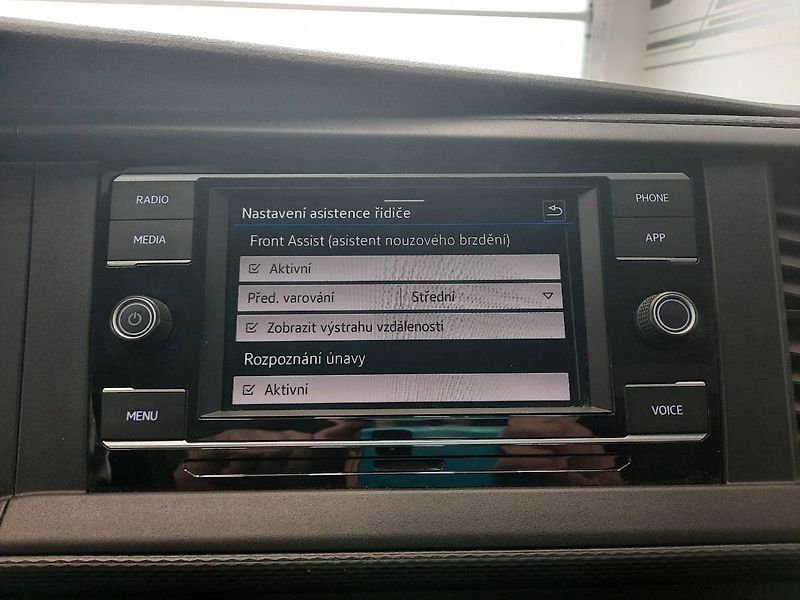 Volkswagen Caravelle (2020) 2.0 TDI (110kW/150k) DSG - fotka 16 z 24