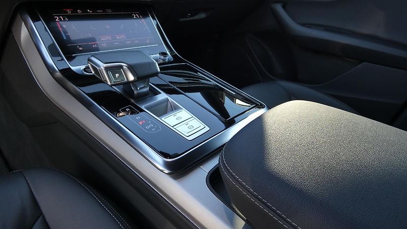 Audi Q8 55 TFSI quattro tiptronic - fotka 6 z 26