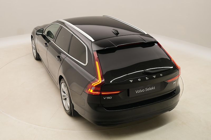 Volvo V90 B4 MOMENTUM AUT  - fotka 17 z 45