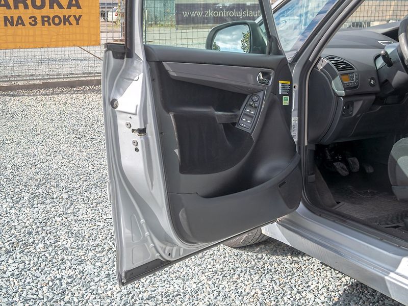Citroën Grand C4 Picasso (2008) ČR 1.6HDI 80KW – 7SEDADEL - fotka 9 z 41