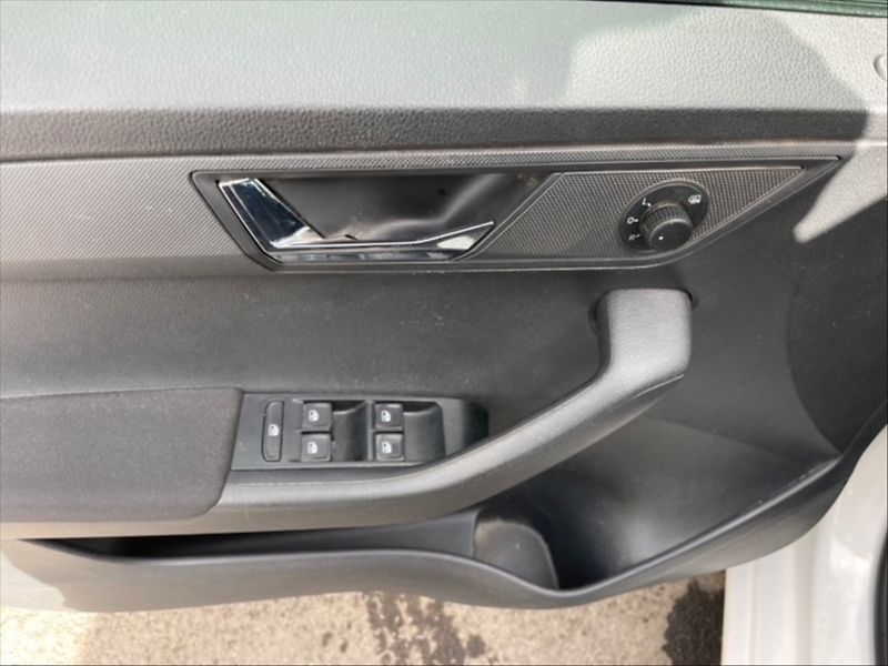 Škoda Fabia 1,0 TSI 70 Ambition - fotka 11 z 11
