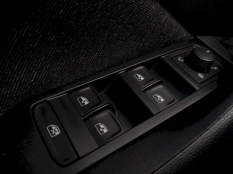 Škoda Kamiq (2025) Top Selection 1,5 Tsi  + tažné - fotka 21 z 34