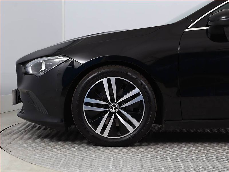 Mercedes-Benz CLA (2022) 200 d - fotka 13 z 20