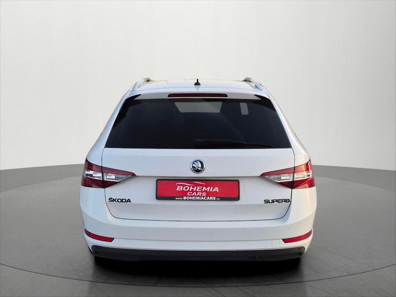 Škoda Superb 2,0 TDI 110 KW STYLE DSG ČR - fotka 6 z 26