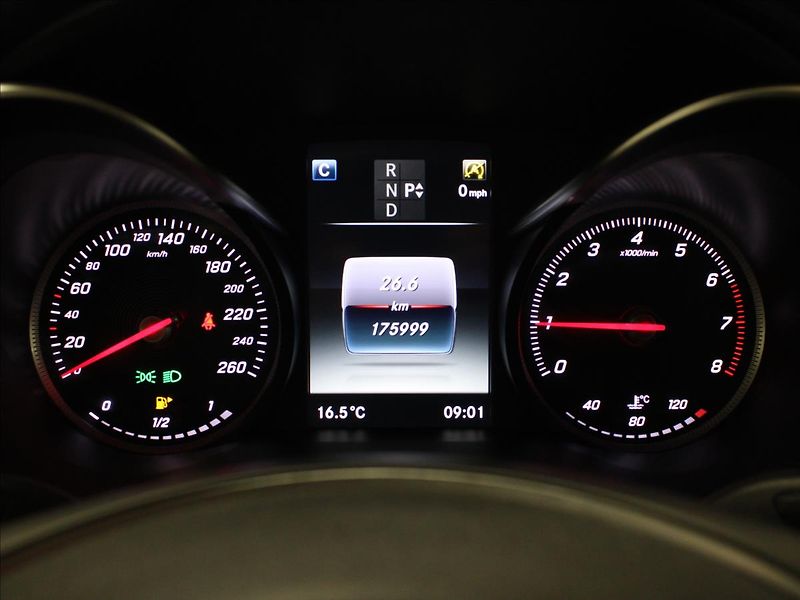Mercedes-Benz Třídy C 2,0 200 T EXCLUSIVE TOP! - fotka 23 z 39