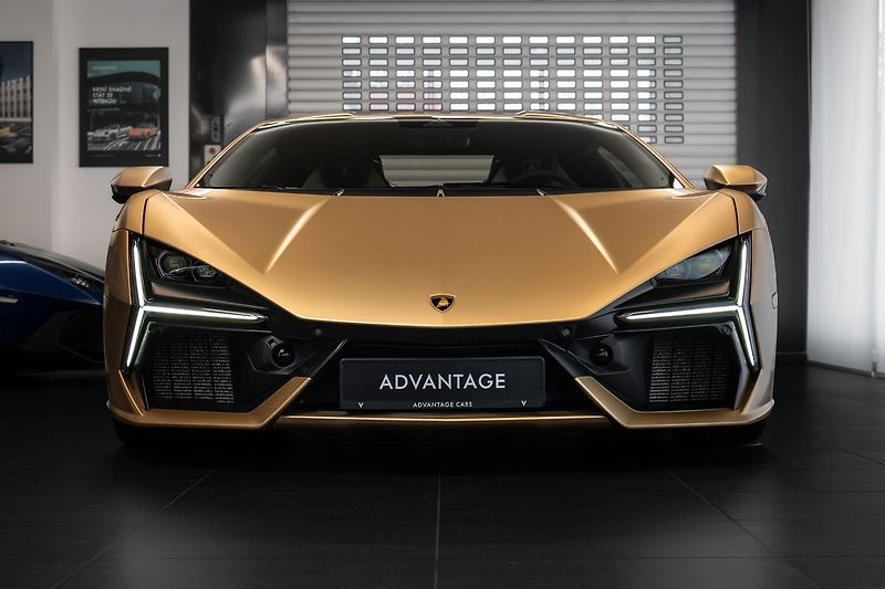 Lamborghini Revuelto - fotka 2 z 22
