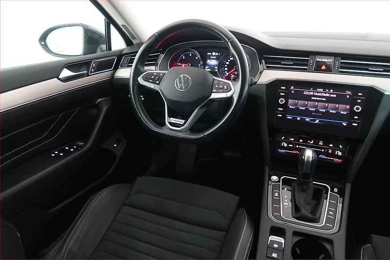 Volkswagen Passat (2021) Elegance 2.0 TDI - fotka 7 z 22