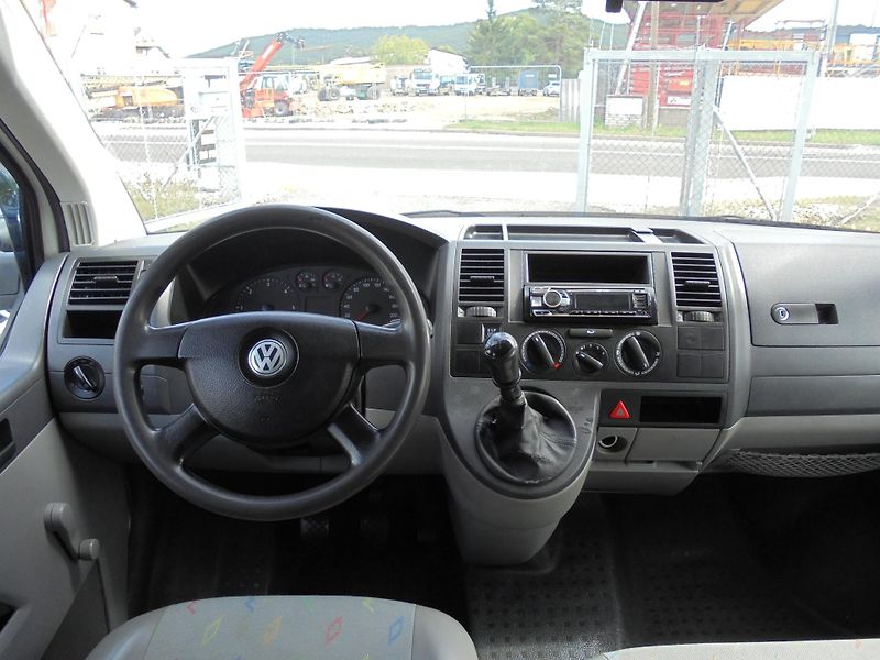 Volkswagen Transporter (2008) 1.9 TDI- SERVISKA - fotka 9 z 15