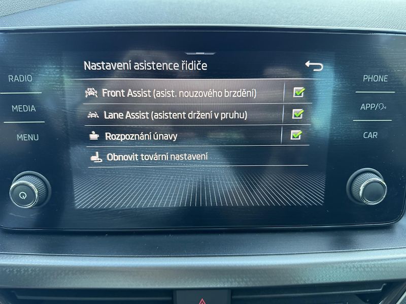 Škoda Scala (2020) 1.6TDI 85kW STYLE+ LED ČR - fotka 16 z 21
