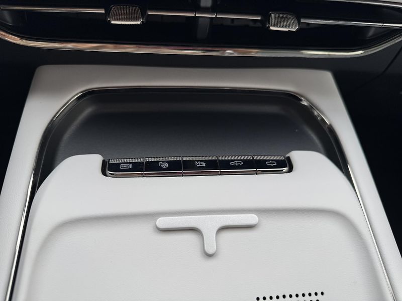 Dongfeng Voyah Free REV 318 (2026) - fotka 22 z 26