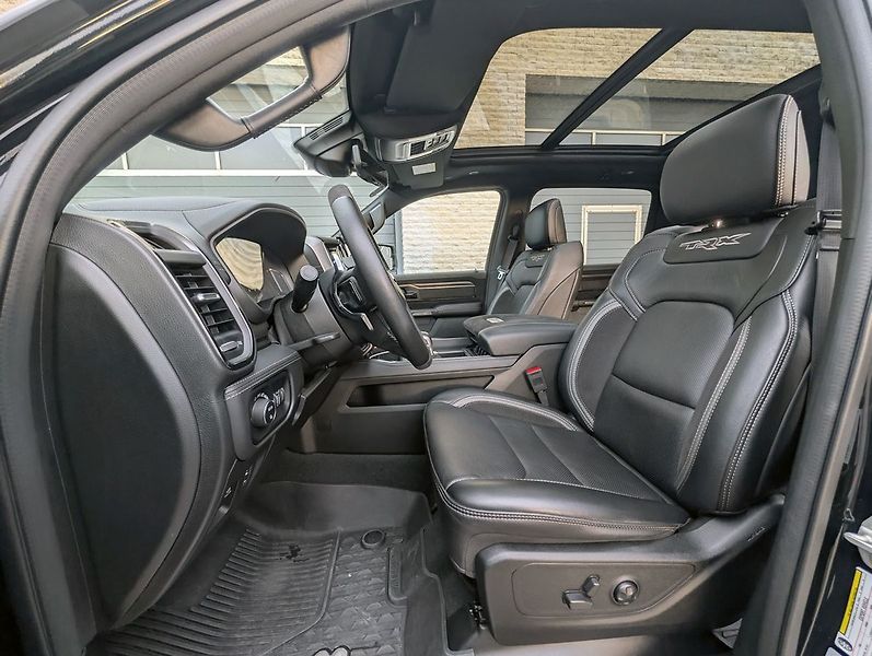 RAM 1500 TRX, Equipment Level 2, Harman - fotka 12 z 32