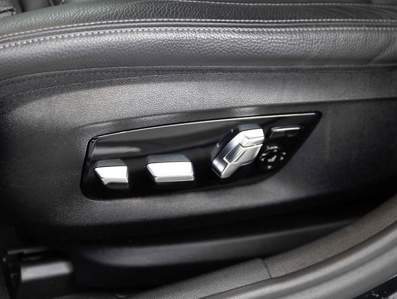 BMW Řada 5 540d xDrive - fotka 20 z 22
