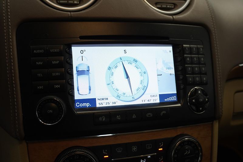 Mercedes-Benz GL (2006) 5,5I V8 4MATIC AUTOMAT 7 MÍST - fotka 19 z 36