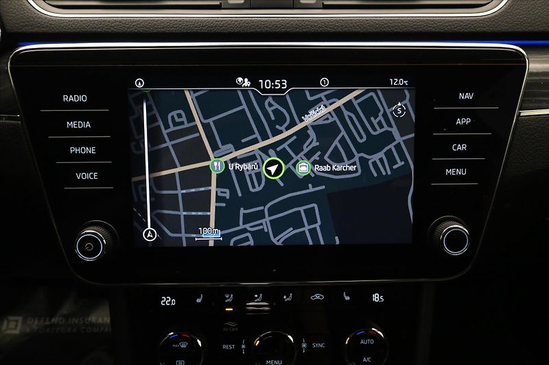Škoda Superb 2,0 TDI 110 kW DSG Style Záruk - fotka 20 z 32