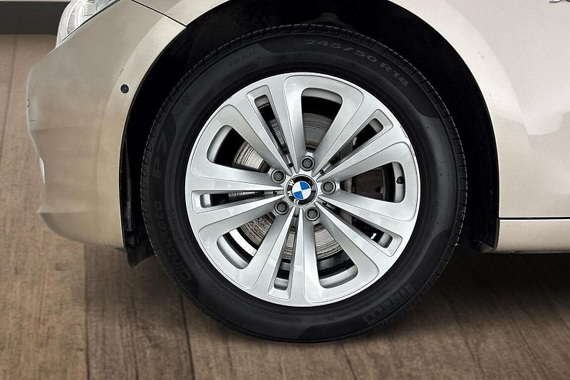 BMW Řada 5 535xdGT - fotka 6 z 23