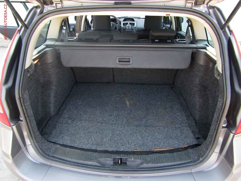 Renault Mégane (2008) 1.6i, 2.maj,ČR, AC, park - fotka 7 z 14