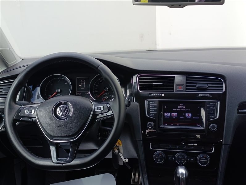 Volkswagen Golf 2,0 TDi DSG Aut.Klima Tempomat - fotka 16 z 41