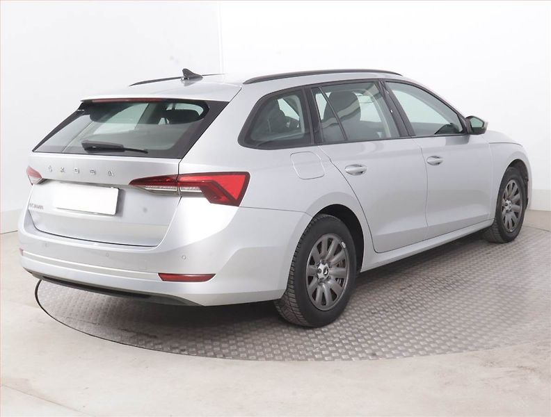 Škoda Octavia (2022) Ambition 2.0 TDI, ČR,1.maj - fotka 5 z 15