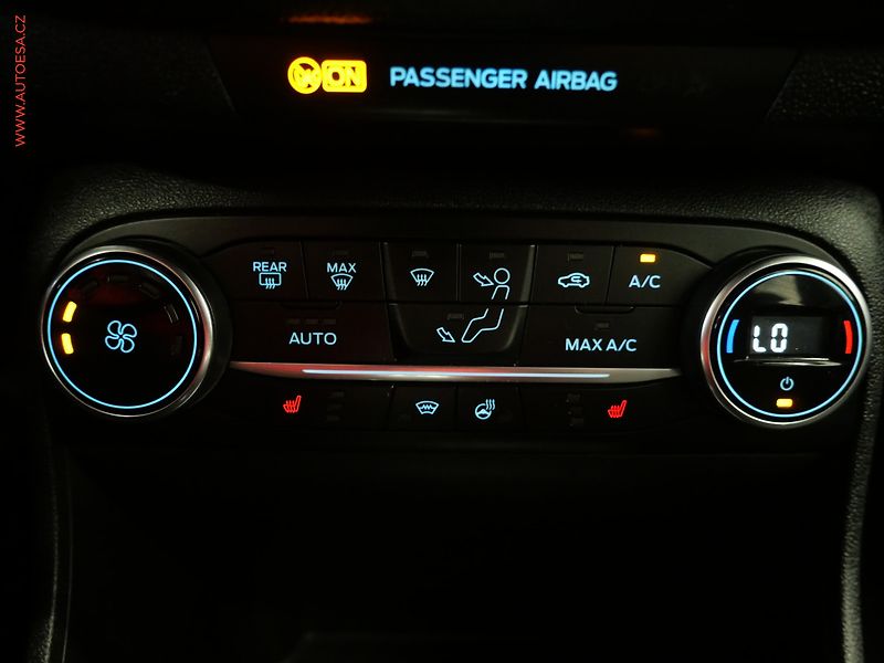 Ford Fiesta (2018) 1.0EB, ČR, AC, výhřev sed. - fotka 18 z 23