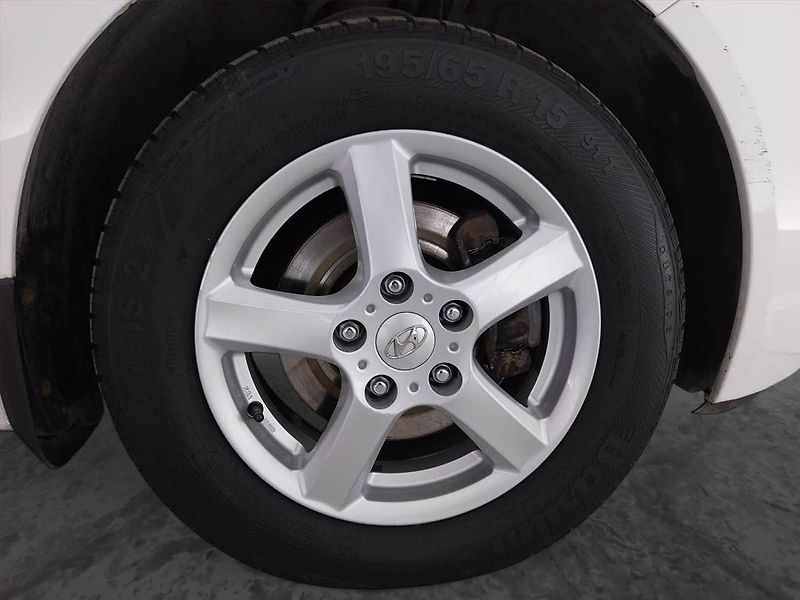 Hyundai ix20 (2011) 1.4 CRDi, Vyhř. sedaček - fotka 15 z 16