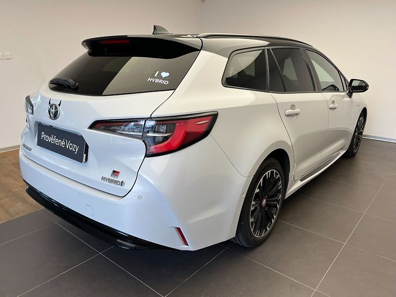 Toyota Corolla 1.8 Hybrid GR-Sport Dynamic - fotka 4 z 20