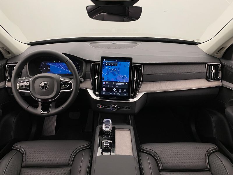 Volvo XC90 (2026) B5 AWD AUT DARK PLUS 7míst - fotka 2 z 67