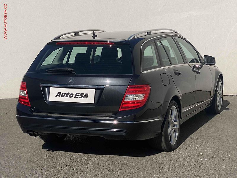 Mercedes-Benz Třídy C (2012) 1.8 i C180, Avantgarde - fotka 4 z 19