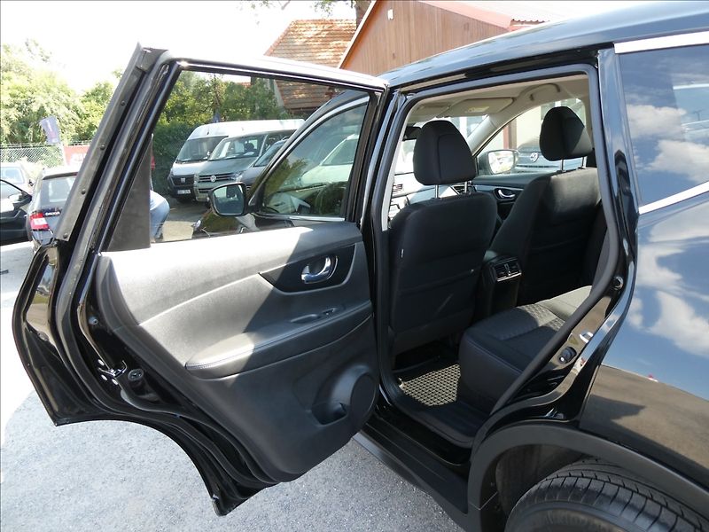 Nissan X-Trail 2,0 dCi 130kW 4x4 DPH, ČR - fotka 21 z 41