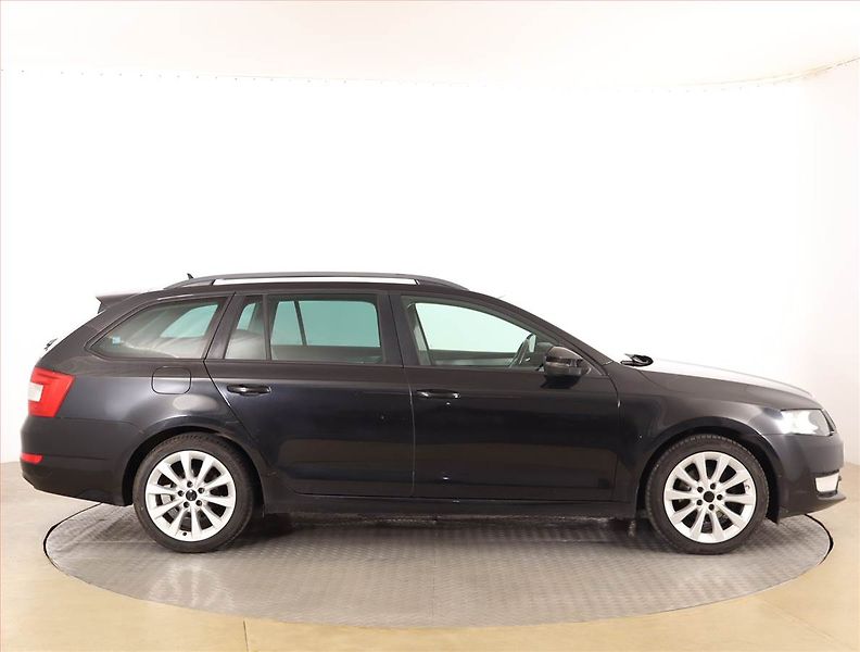 Škoda Octavia (2017) Ambition 1.6 TDI, Navi - fotka 6 z 18