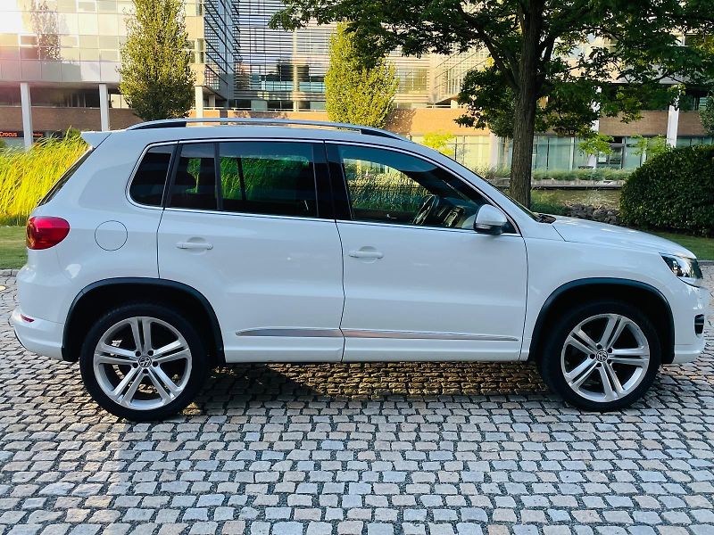 Volkswagen Tiguan 1.4TSI 4x4 MAN SERVISKA TAŽNÉ - fotka 10 z 52