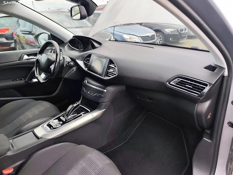 Peugeot 308 (2018) - fotka 20 z 44