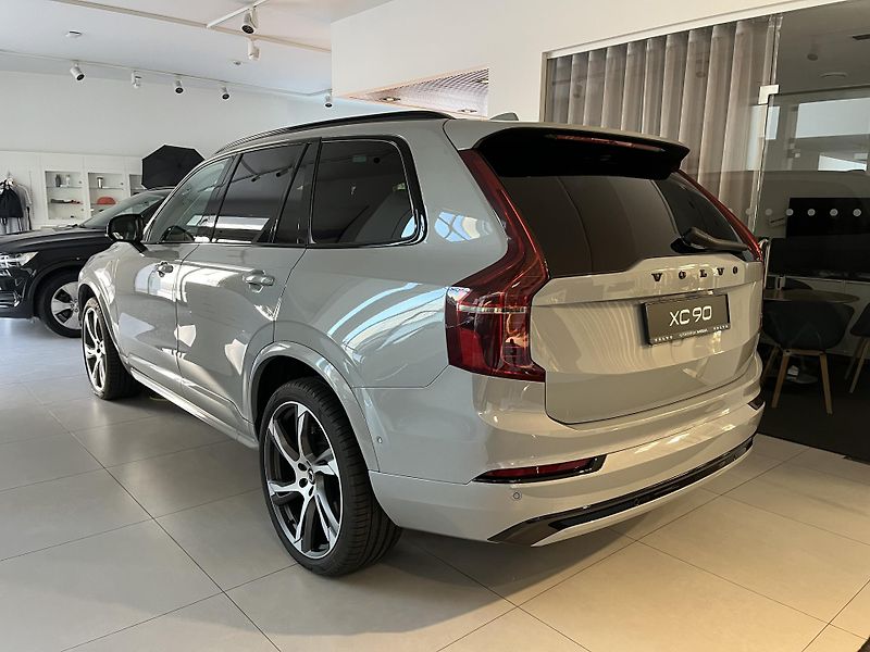 Volvo XC90 (2024) T8 - fotka 4 z 16