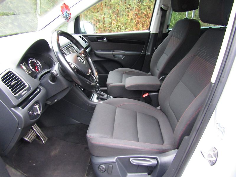 Volkswagen Sharan (2017) 2. 0 TDI 135kW DSG  ACC - fotka 18 z 40