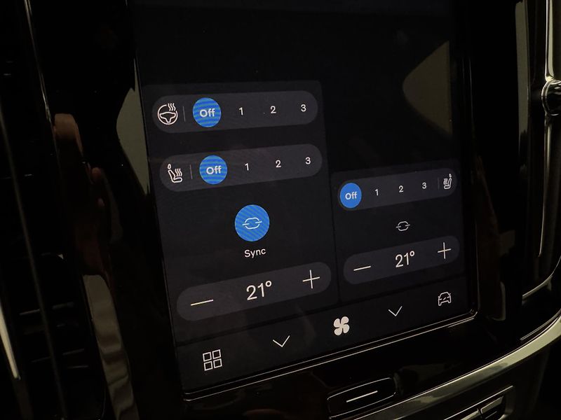 Volvo V90 B4 PLUS DARK AUT  - fotka 44 z 47