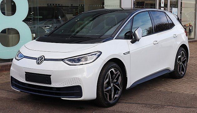Elektromobil Volkswagen ID.3 je jedním z hlavních modelů, kterých se evropská svolávací akce s kódem 93MI kvůli potenciálnímu riziku na vysokonapěťové baterii týká., zdroj: Vauxford /Wikimedia CC BY 4.0