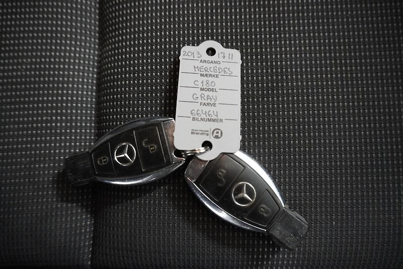 Mercedes-Benz Třídy C 180 2.2 CDi AUTOMAT - fotka 30 z 30