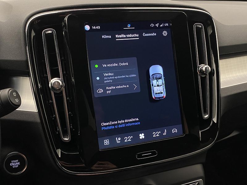 Volvo XC40 (2025) B3 AUT DARK PLUS - fotka 41 z 64