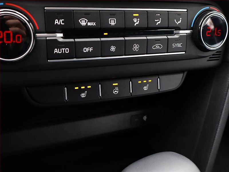 Kia XCeed (2025) 1.5 T-GDI - fotka 18 z 19