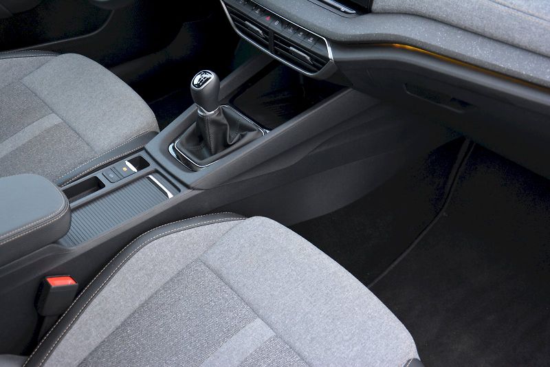Škoda Octavia (2025) Combi 1.5 TSI 110 kW TOP Selec - fotka 17 z 26