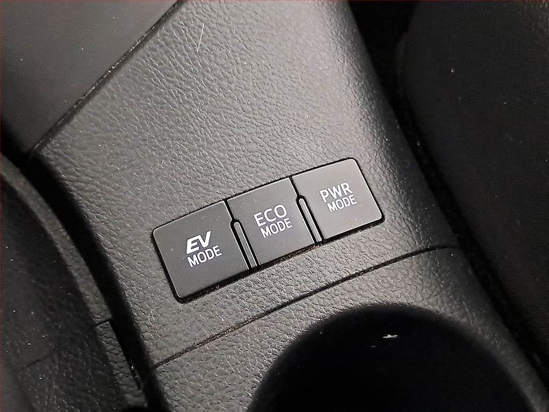 Toyota Auris (2015) Hybrid, Automat, Kůže - fotka 17 z 22