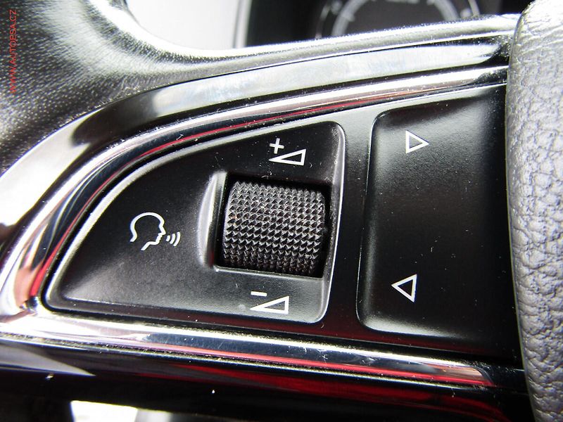 Škoda Karoq (2019) 1.5 TSi 4x4, Soleil, DSG, LED - fotka 13 z 20